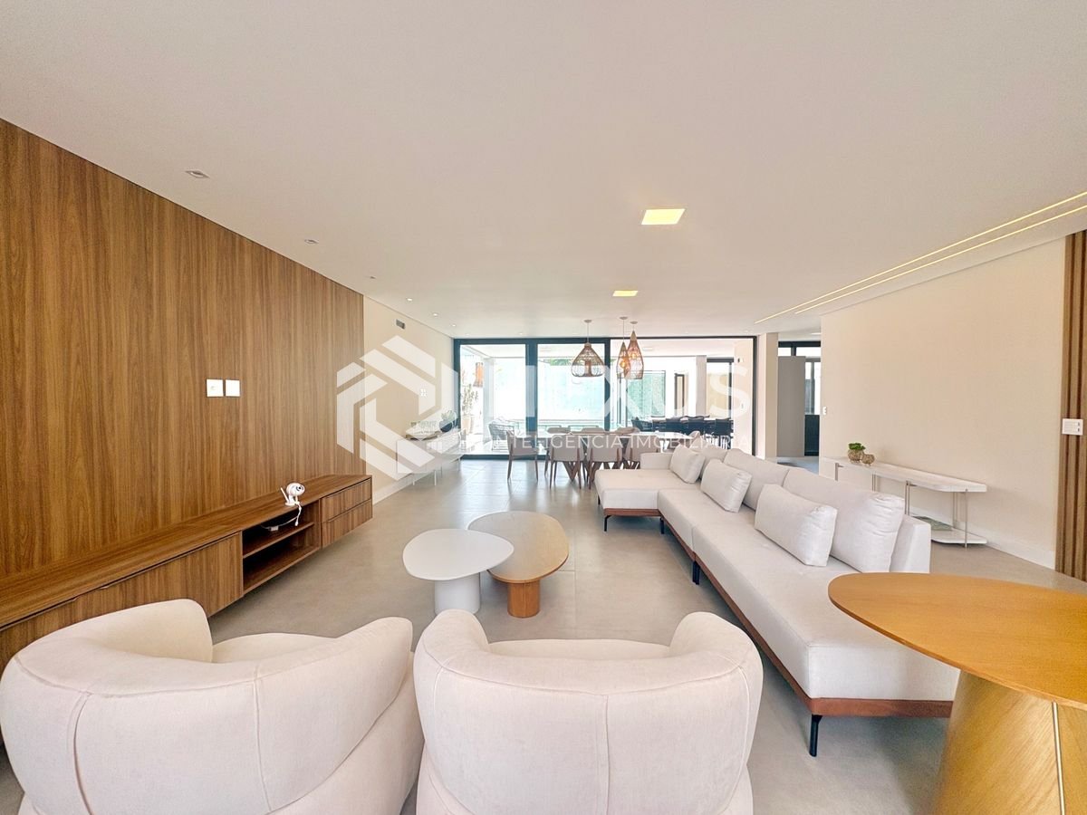 Foto 4 de Casa nova com piscina e área gourmet no Jardim Acapulco, Guarujá - SP