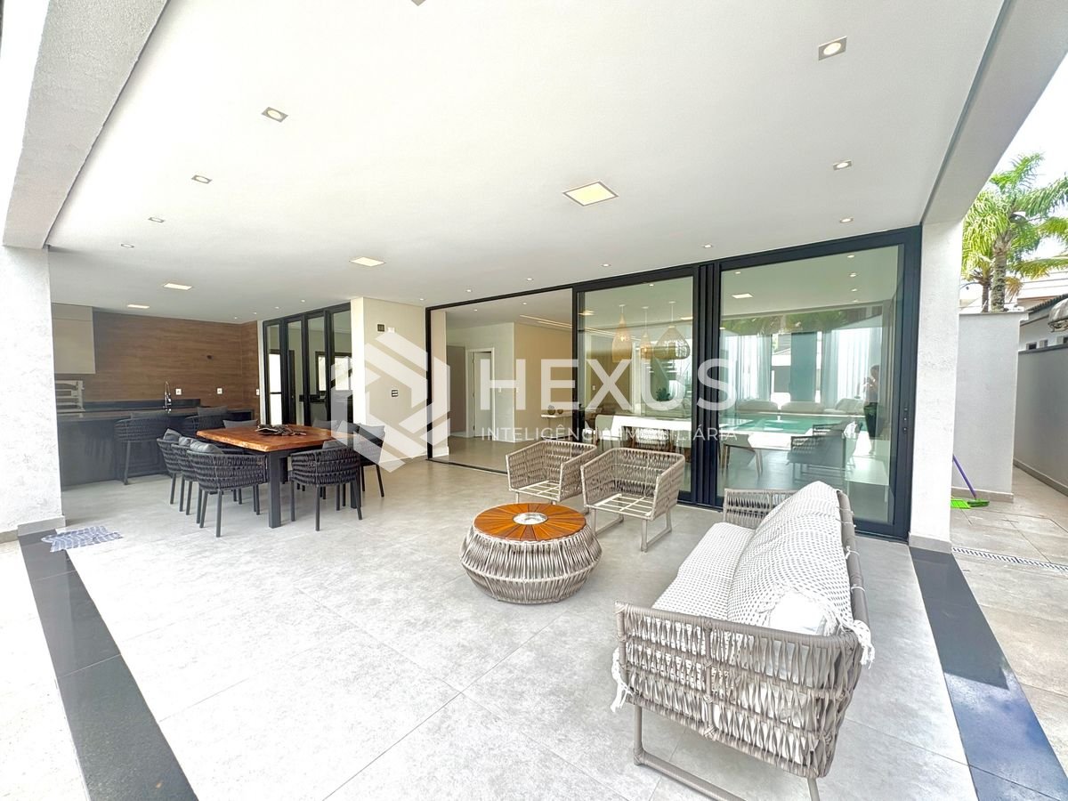 Foto 3 de Casa nova com piscina e área gourmet no Jardim Acapulco, Guarujá - SP