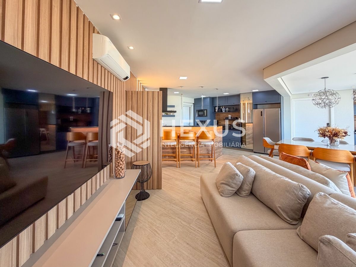 Foto 5 de Apartamento reformado com varanda gourmet vista mar e lazer a 300m da praia na Enseada, Guarujá