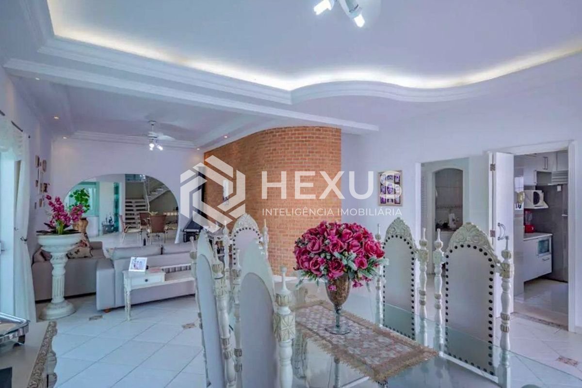 Foto 3 de Casa com lazer próxima ao Golf Clube e Praia de Pernambuco à venda, Guarujá, SP