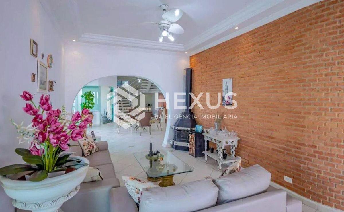 Foto 5 de Casa com lazer próxima ao Golf Clube e Praia de Pernambuco à venda, Guarujá, SP
