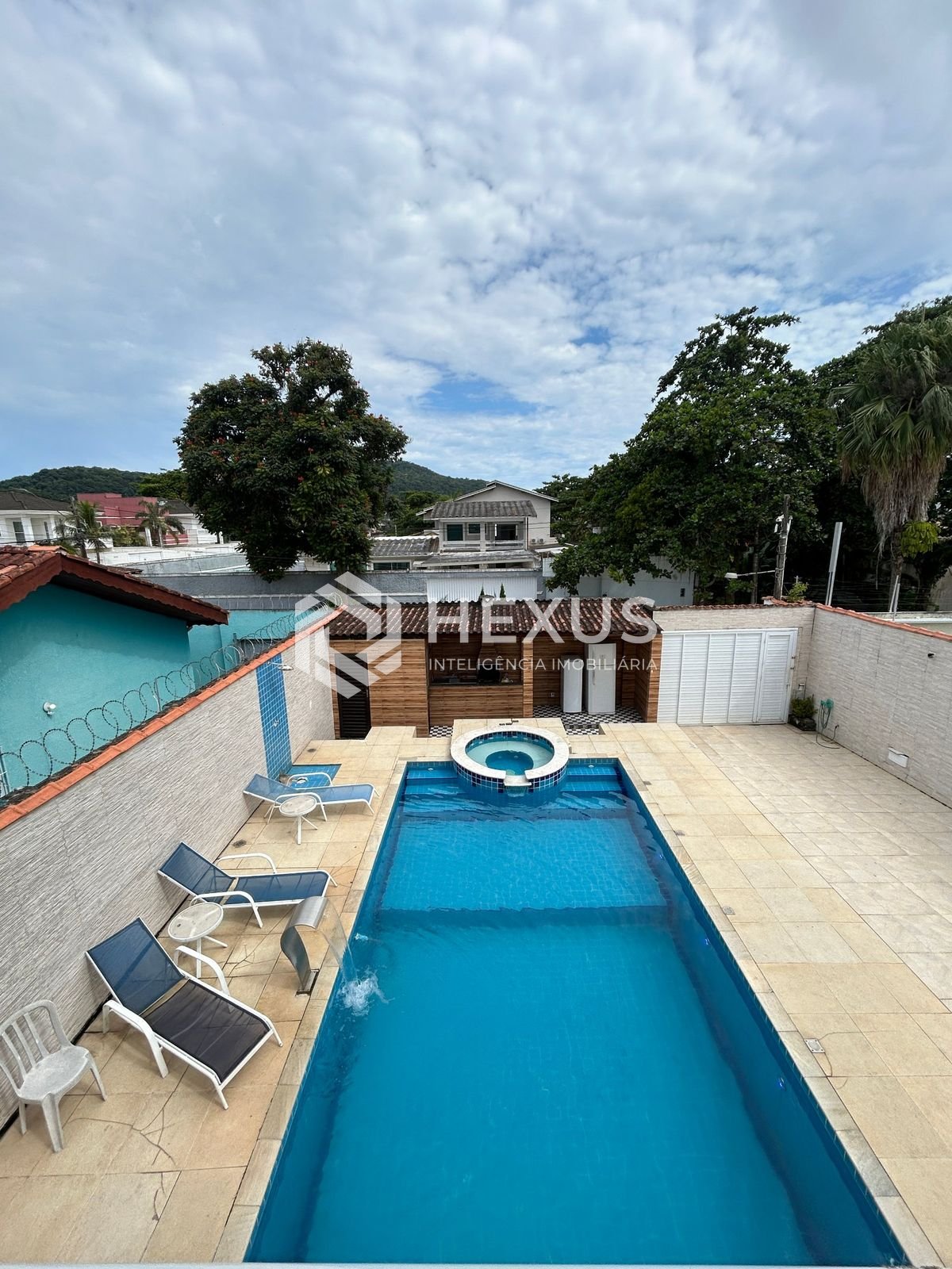 Foto 4 de Casa com piscina e área gourmet no Pernambuco, Guarujá