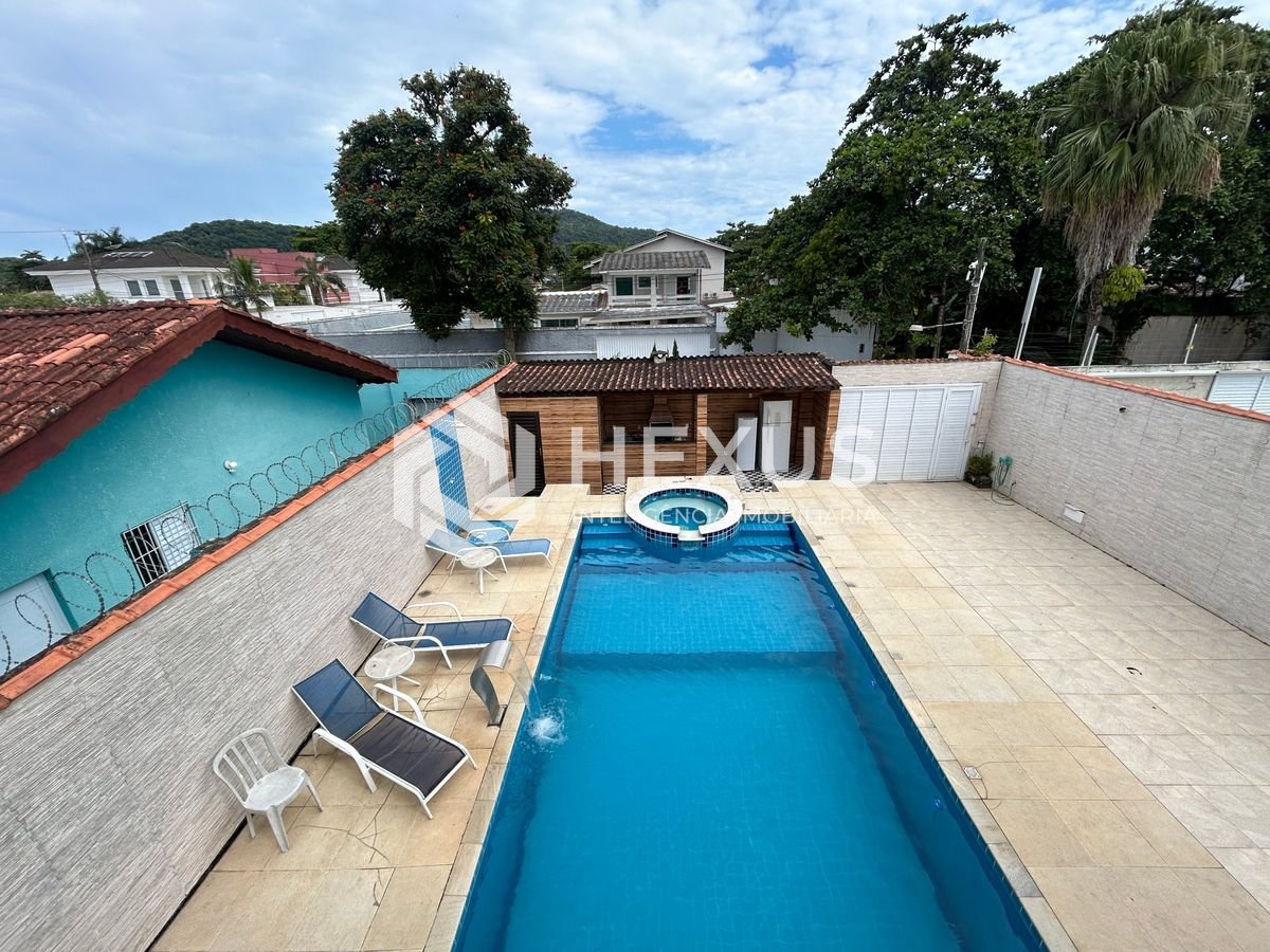 Sobrado no Balneário Praia do Pernambuco — foto 1