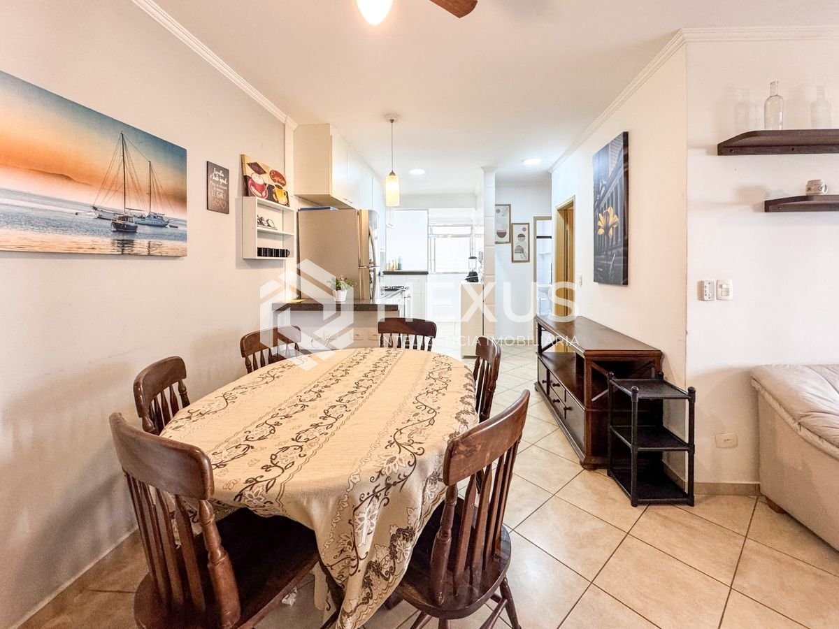 Foto 4 de Apartamento com varanda e lazer a 250m da praia nas Pitangueiras, Guarujá