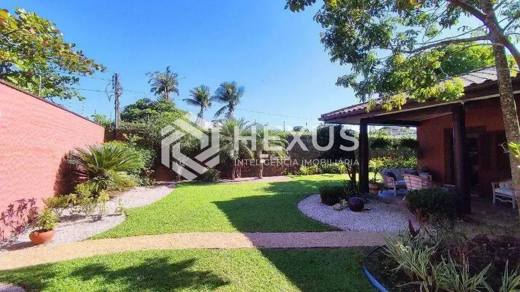 Foto 3 de Casa com piscina e área gourmet no Jardim Virgínia, Enseada - Guarujá/SP