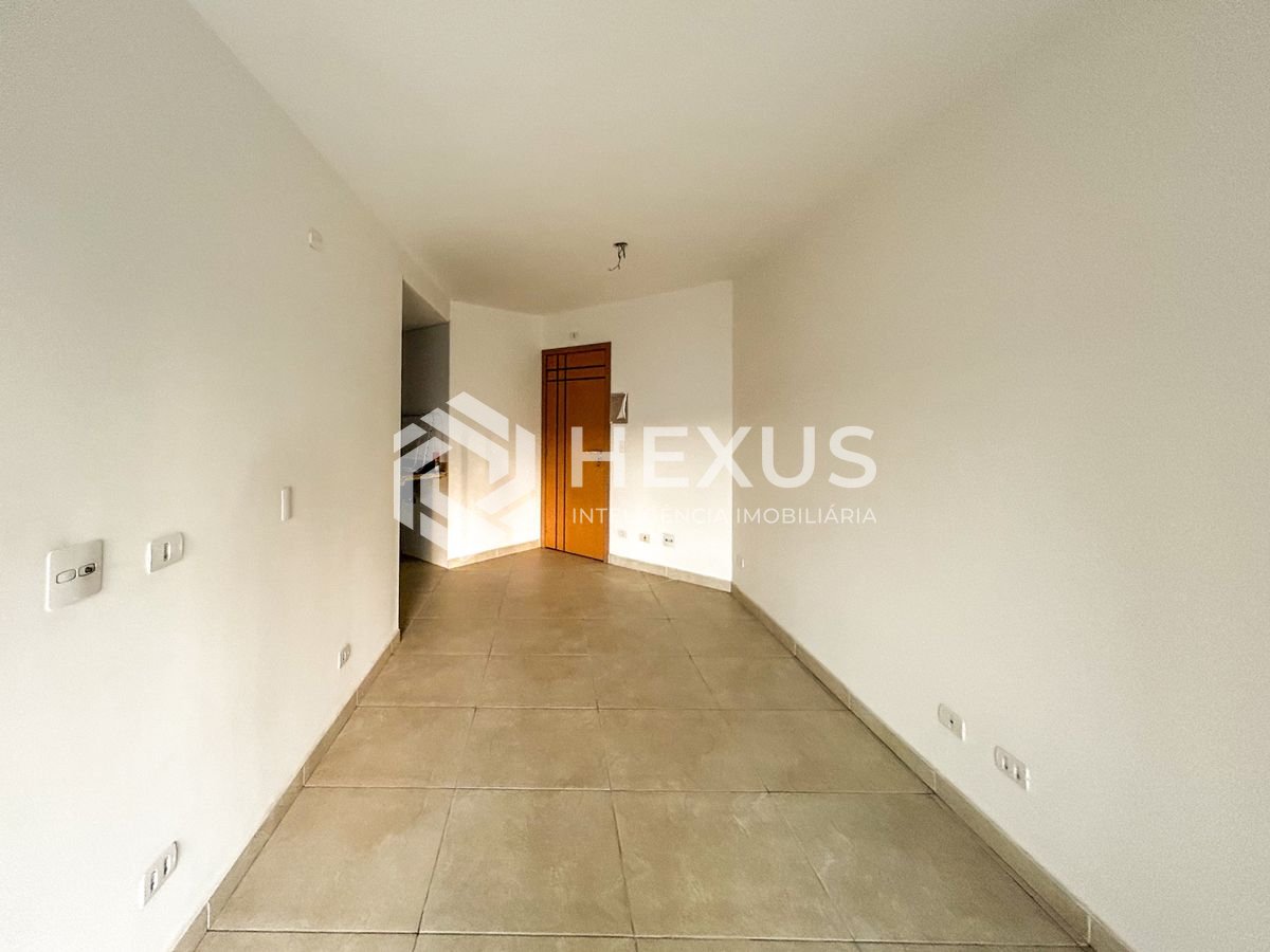 Foto 3 de Apartamento com varanda e lazer a 500m da praia na região da Jardim Virgínia na Enseada, Guarujá