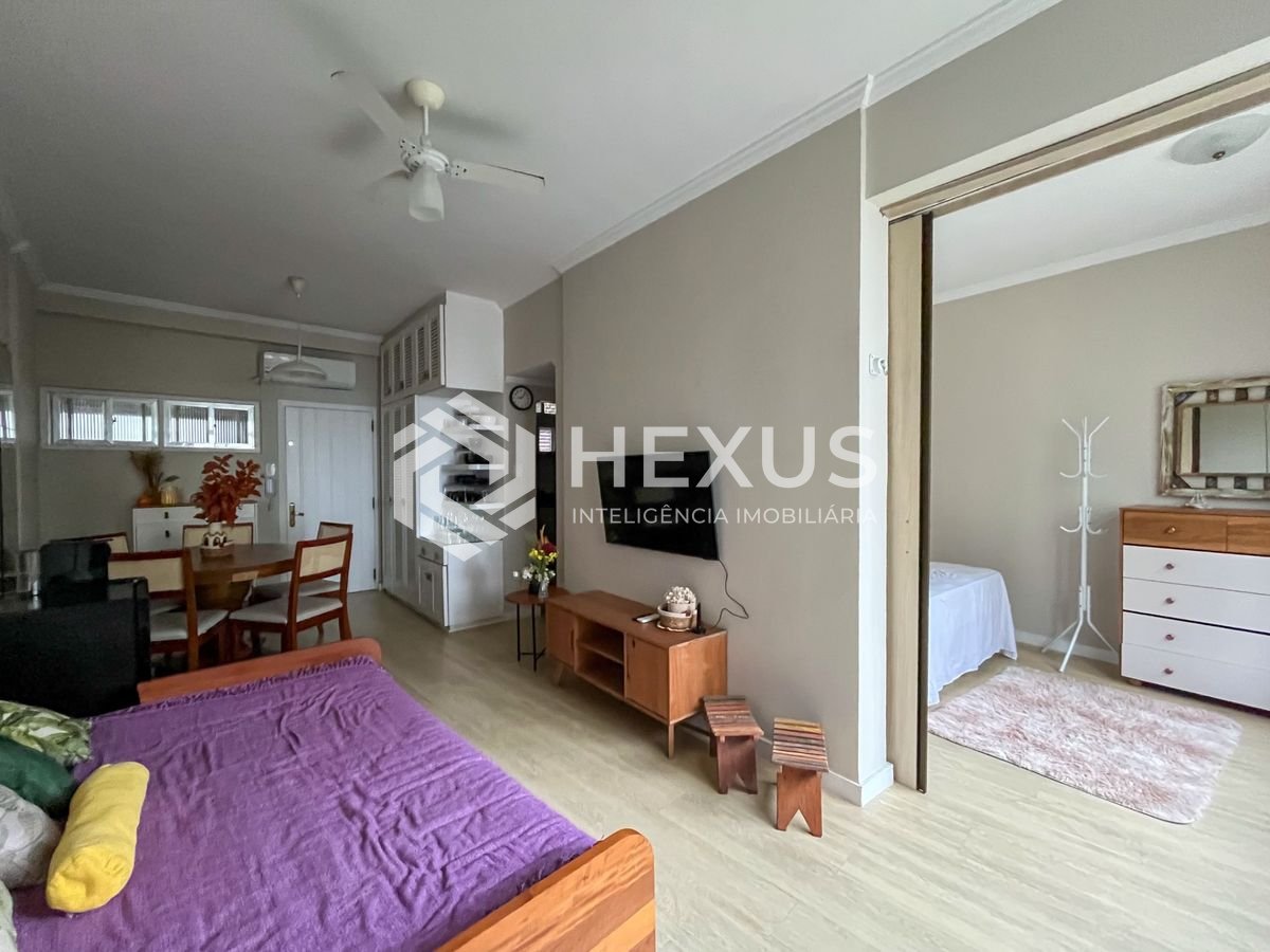 Foto 5 de Apartamento reformado com vista mar a 80m da praia nas Pitangueiras, Guarujá