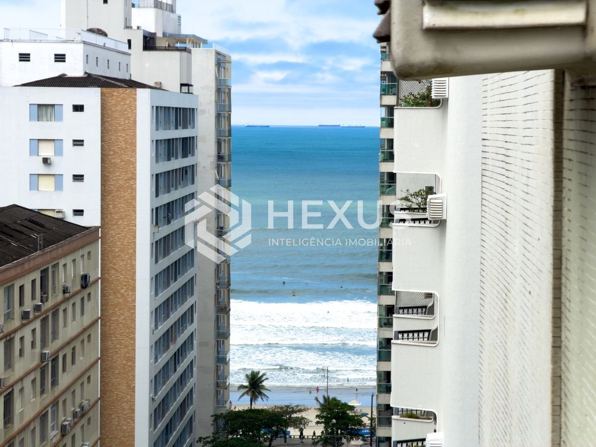 Apartamento reformado com varanda vista mar e lazer nas Pitangueiras, Guarujá