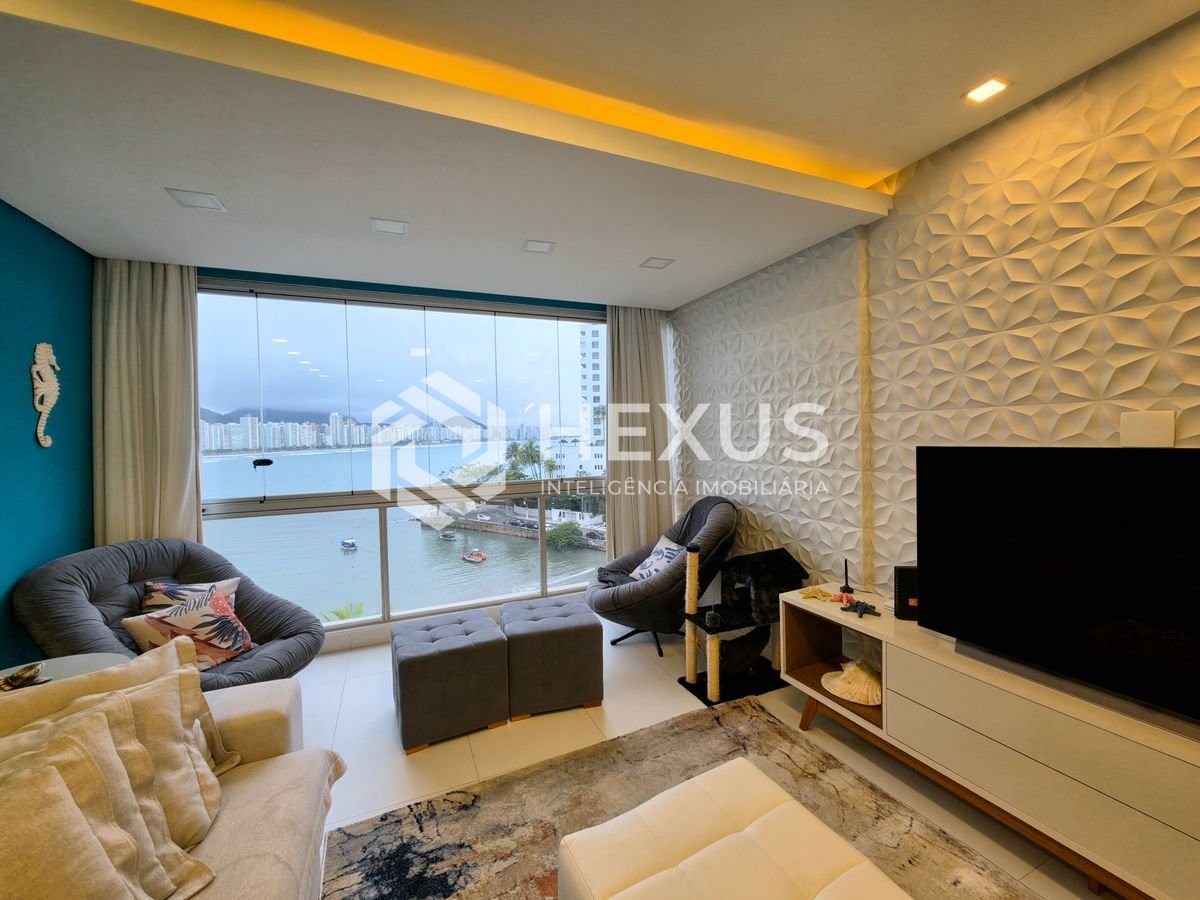 Foto 3 de Apartamento frente mar com varanda vista mar e lazer no Jardim Astúrias, Guarujá