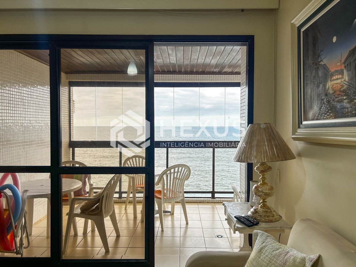 Foto 4 de Apartamento com varanda vista mar e lazer na beira mar da praia nas Tortugas, Guarujá