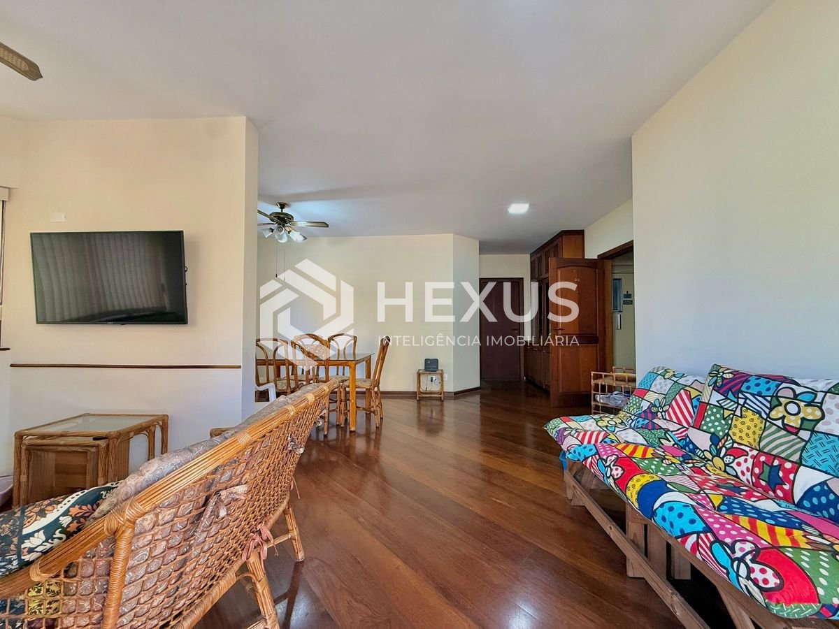 Foto 2 de Apartamento com varanda e lazer a 400m da praia na Brunela na Enseada, Guarujá