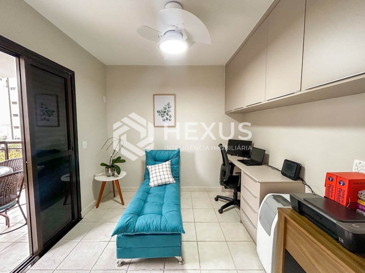 Foto 5 de Apartamento reformado com varanda e lazer a 200m da praia na Enseada, Guarujá