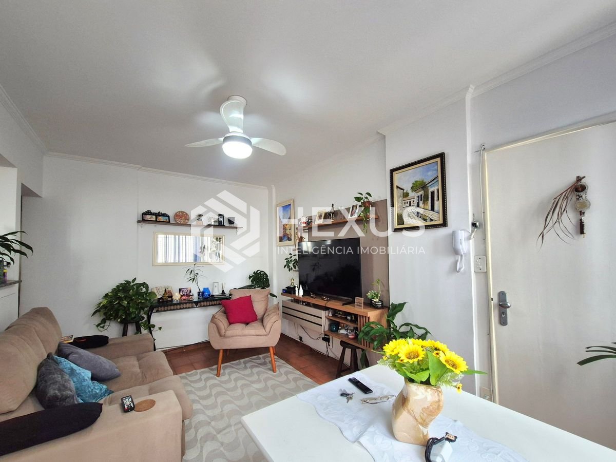 Foto 3 de Apartamento reformado a 1 quadra da praia nas Pitangueiras, Guarujá