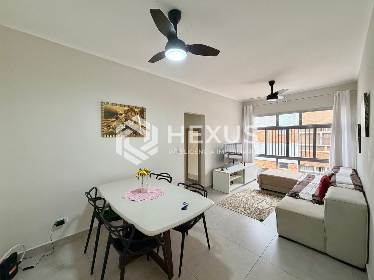 Foto 2 de Apartamento reformado a 2 quadras da praia na Enseada, Guarujá