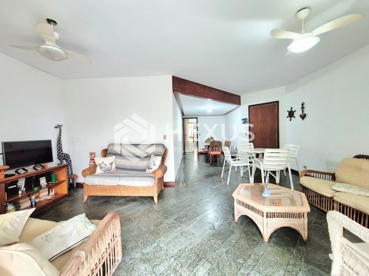 Foto 3 de Apartamento com varanda e lazer nas Pitangueiras, Guarujá
