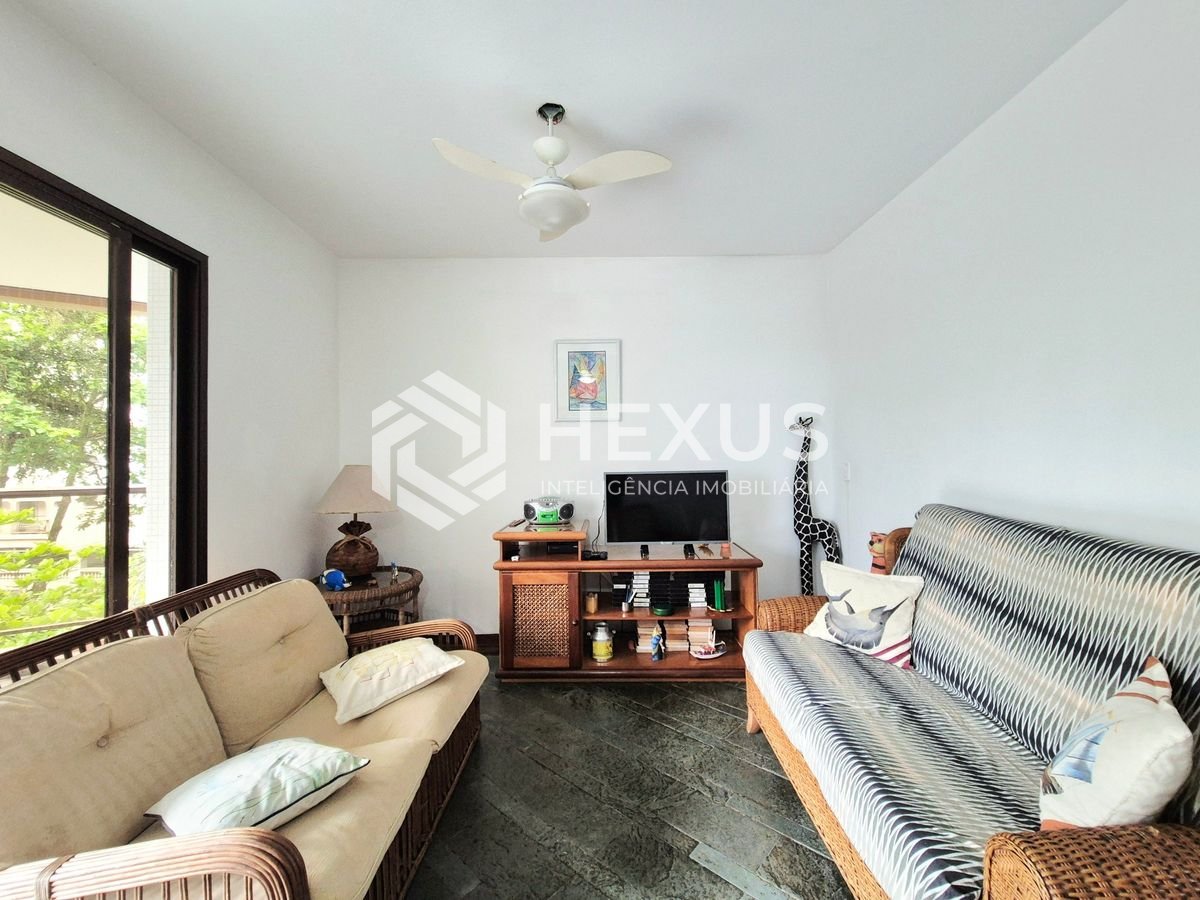 Foto 4 de Apartamento com varanda e lazer nas Pitangueiras, Guarujá