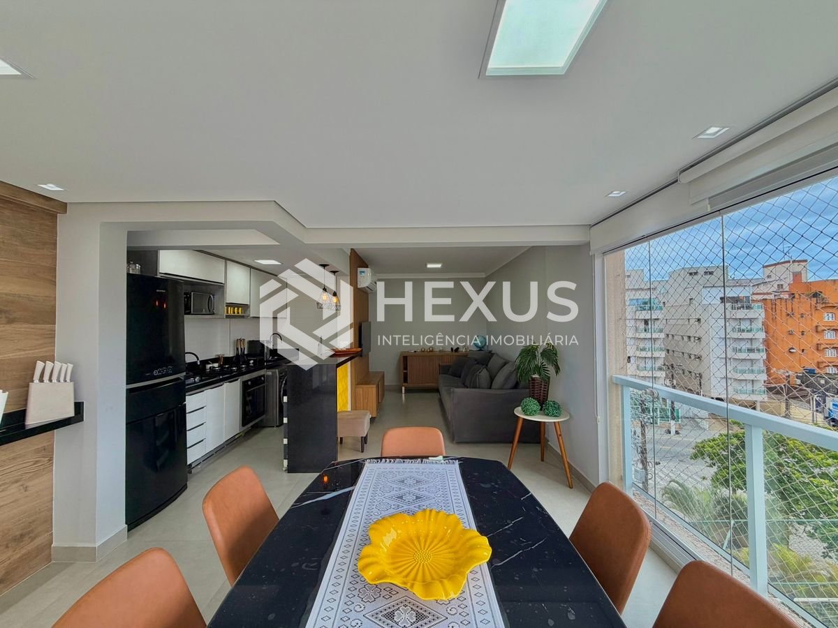 Foto 2 de Apartamento reformado com varanda gourmet e lazer na Enseada, Guarujá