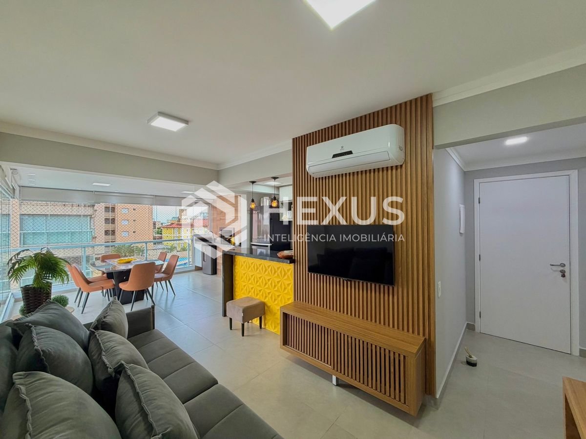 Foto 4 de Apartamento reformado com varanda gourmet e lazer na Enseada, Guarujá