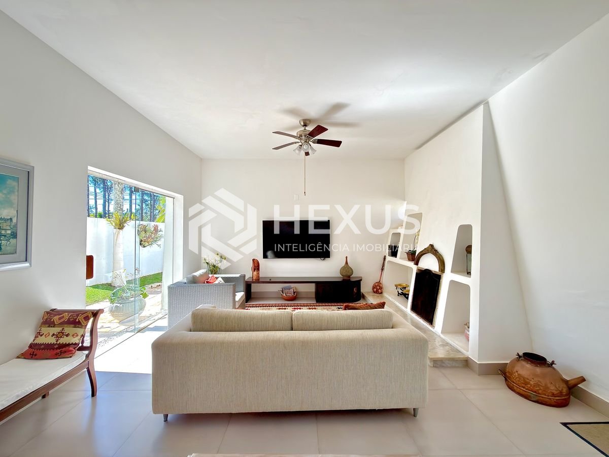Foto 5 de Casa de alto padrão com piscina e área gourmet no Jardim Acapulco, Guarujá