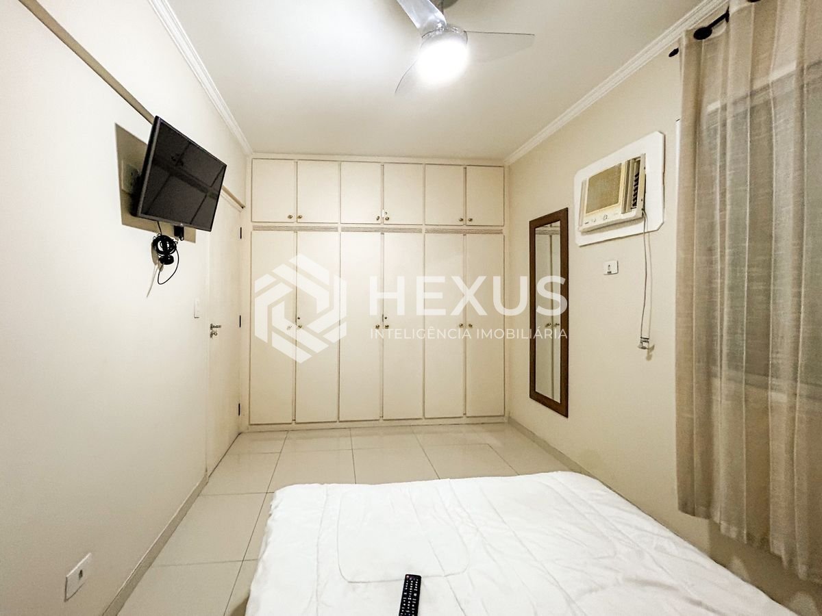 Foto 5 de Apartamento reformado com lazer a 200m da praia na Enseada, Guarujá