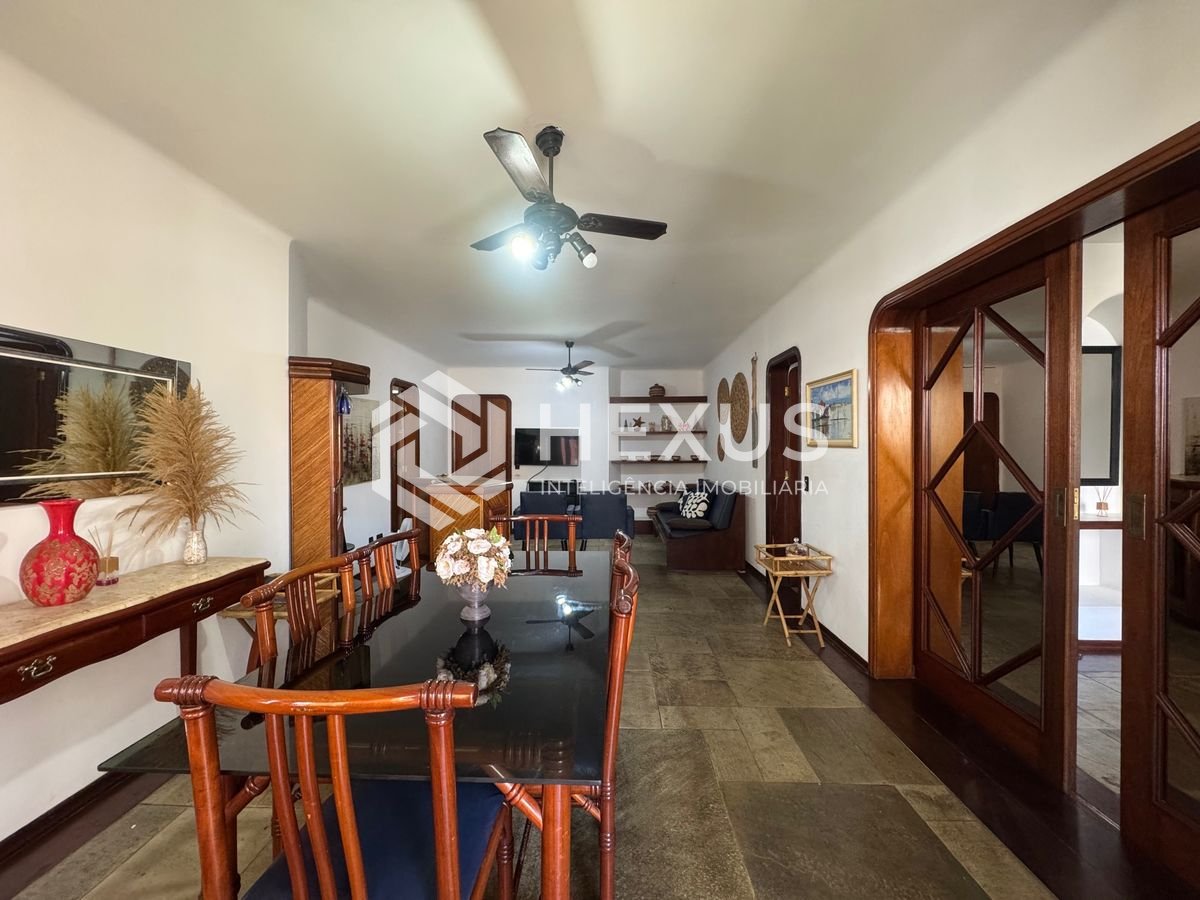 Foto 2 de Apartamento com varanda a 400m da praia na Enseada, Guarujá