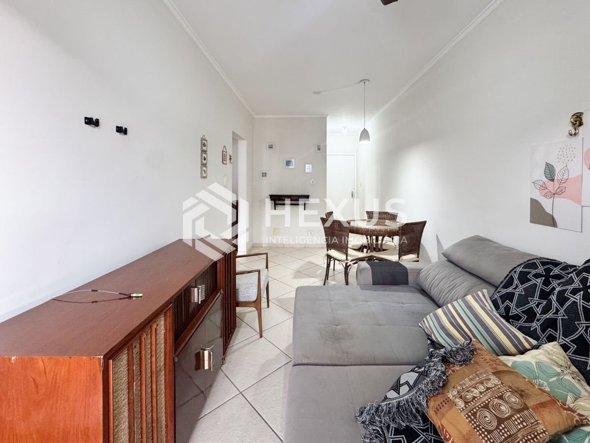 Foto 4 de Apartamento com varanda vista mar a 2 quadras da praia nas Pitangueiras, Guarujá