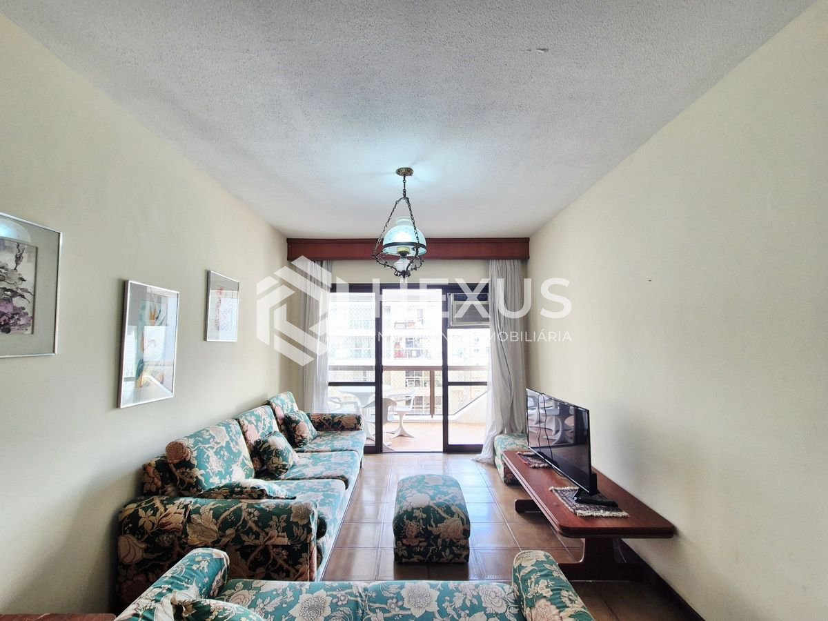 Foto 3 de Apartamento com varanda e lazer a 200m da praia nas Pitangueiras, Guarujá