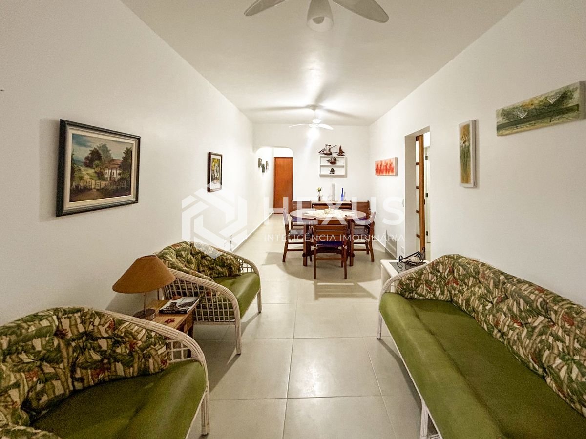 Foto 4 de Apartamento reformado com varanda e lazer a 400m da praia na região do Aquário na Enseada, Guarujá