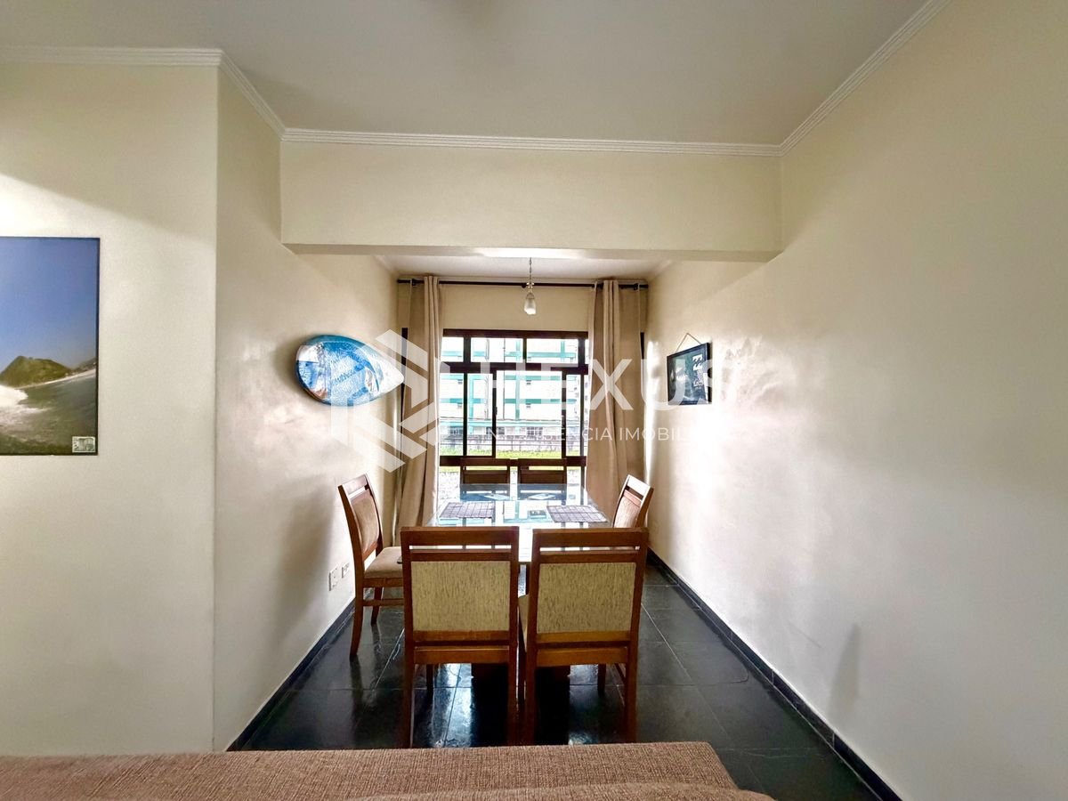 Foto 5 de Apartamento com varanda e lazer a 500m da praia no Tombo, Guarujá