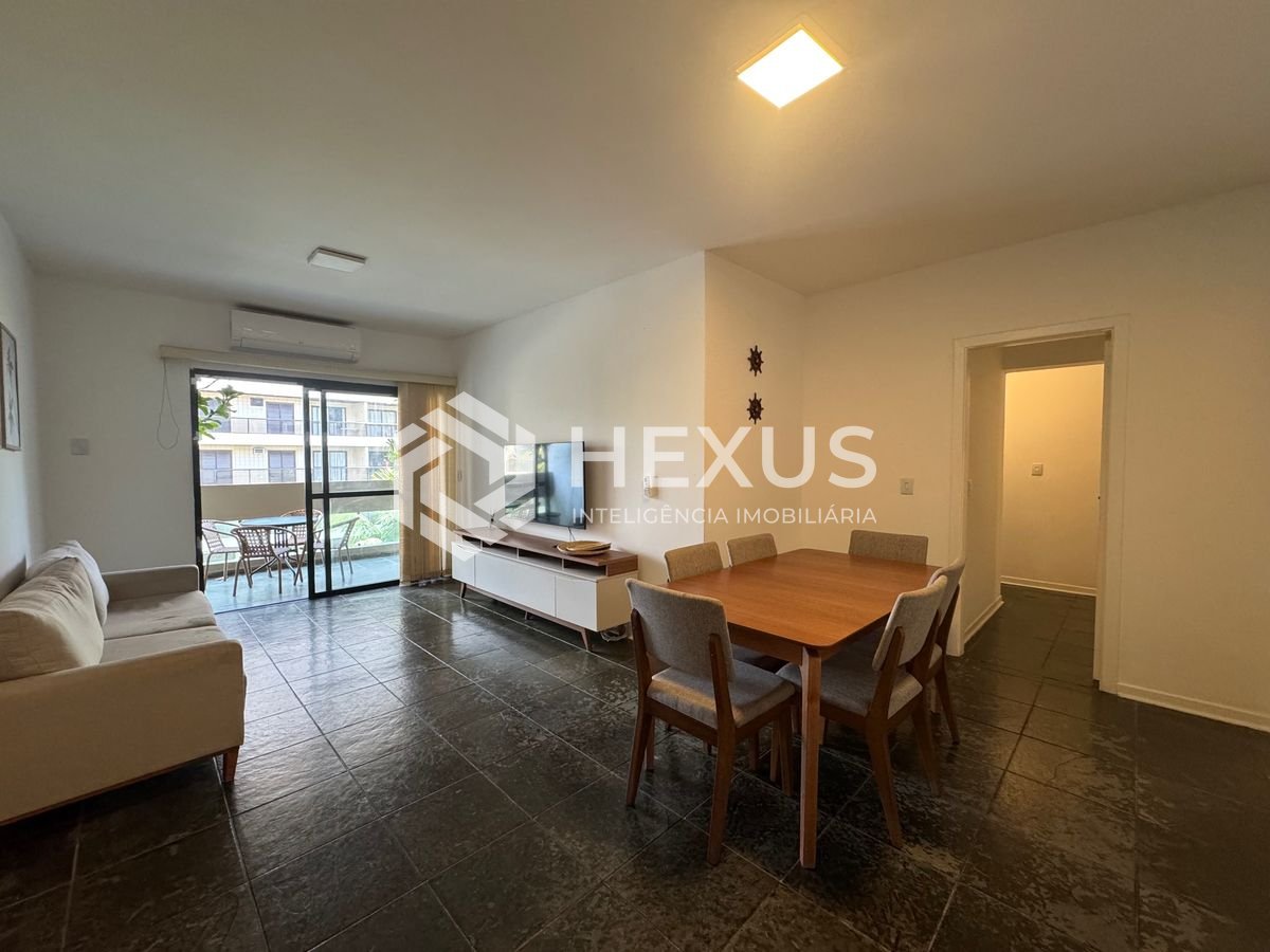 Foto 2 de Apartamento com varanda e lazer a 250m da praia na Enseada, Guarujá