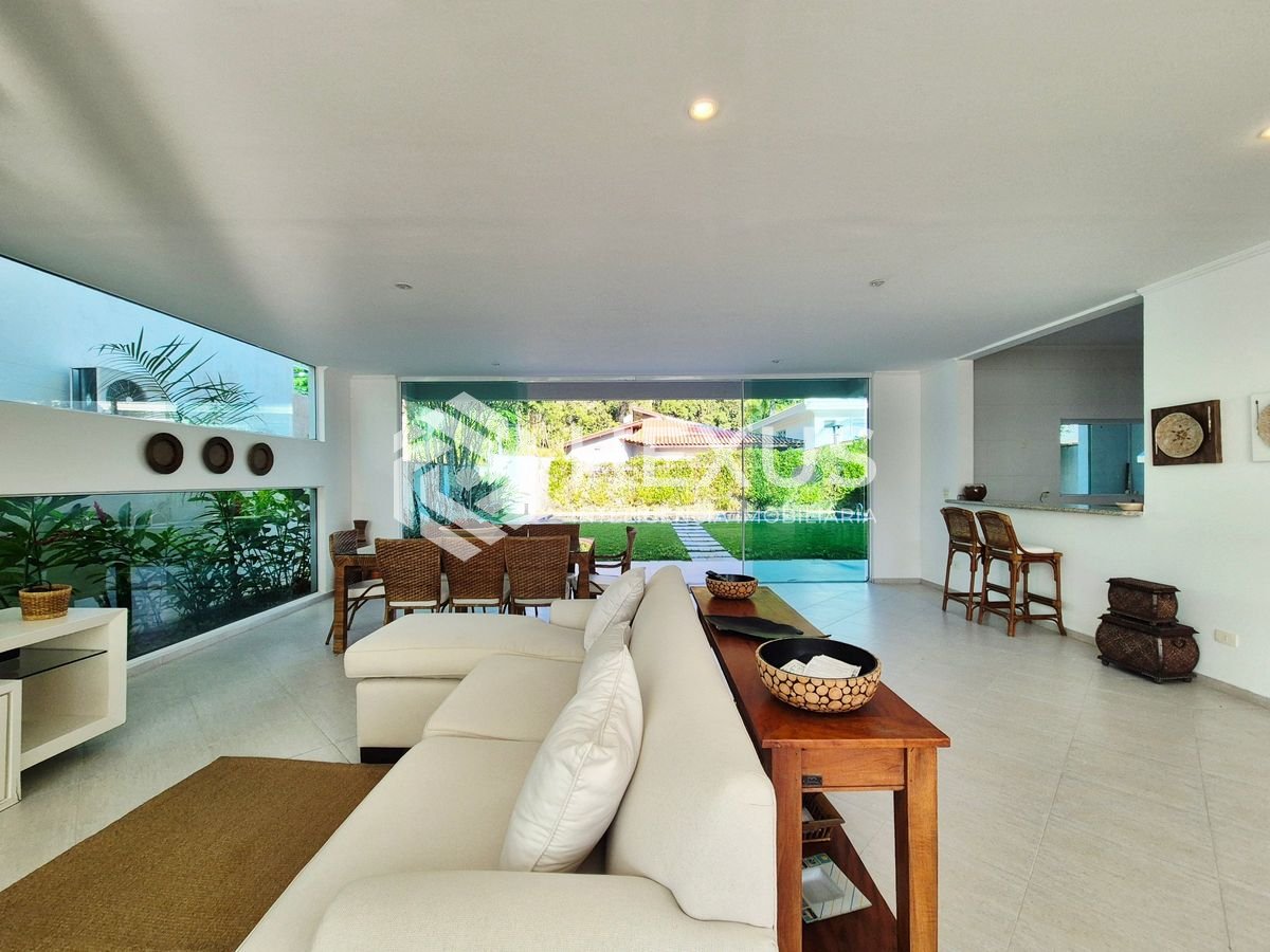Foto 4 de Casa com varanda e piscina na região do Costão do Pernambuco no Pernambuco, Guarujá