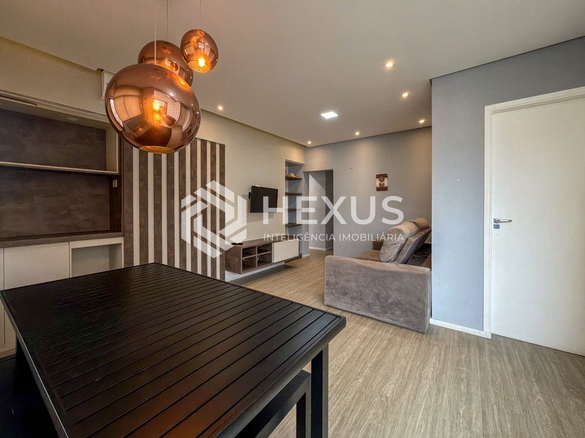 Foto 5 de Apartamento reformado com varanda vista mar e lazer no Jardim Astúrias, Guarujá