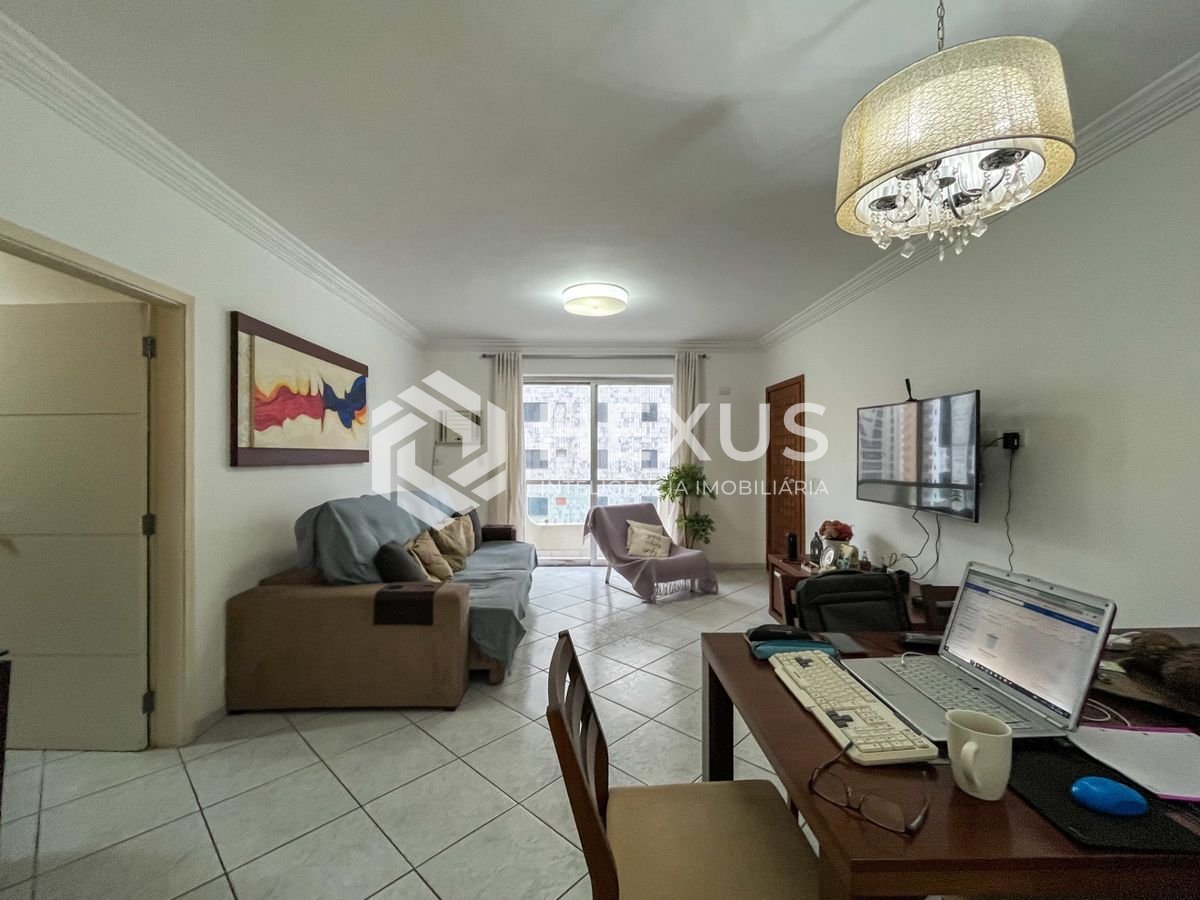 Apartamento com varanda e lazer a 2 quadras da praia nas Pitangueiras, Guarujá