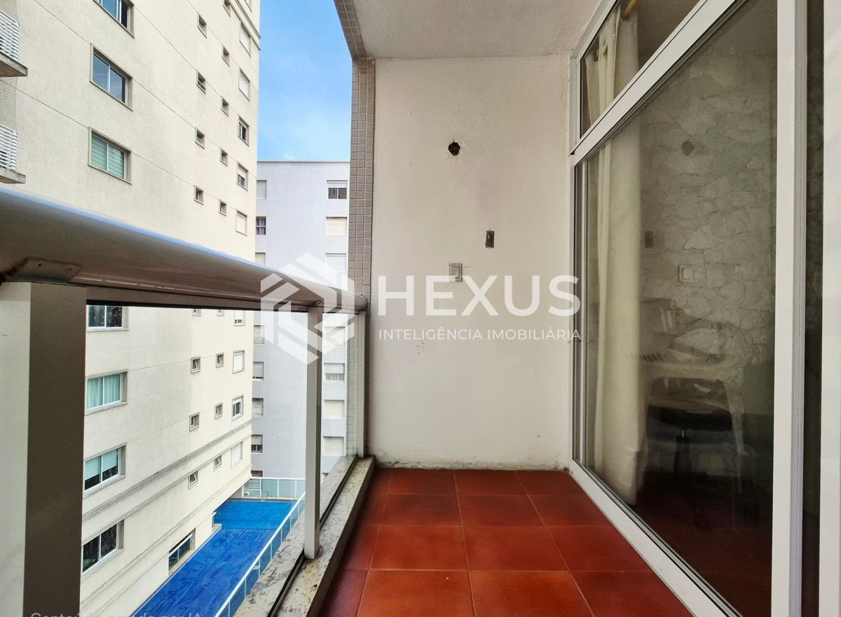 Foto 4 de Apartamento com varanda e lazer nas Pitangueiras, Guarujá