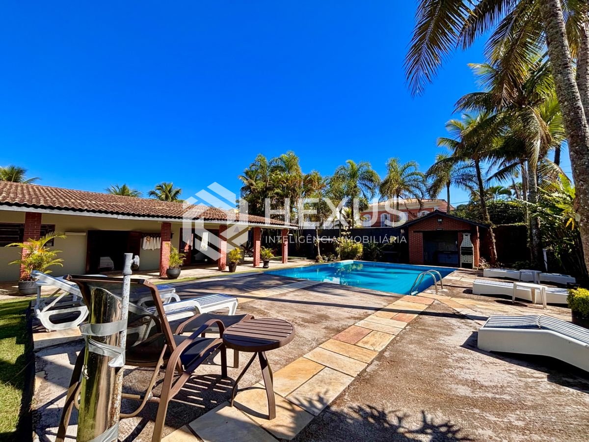 Foto 5 de Casa com 5 dormitórios e piscina a 100m da Praia do Pernambuco, Guarujá