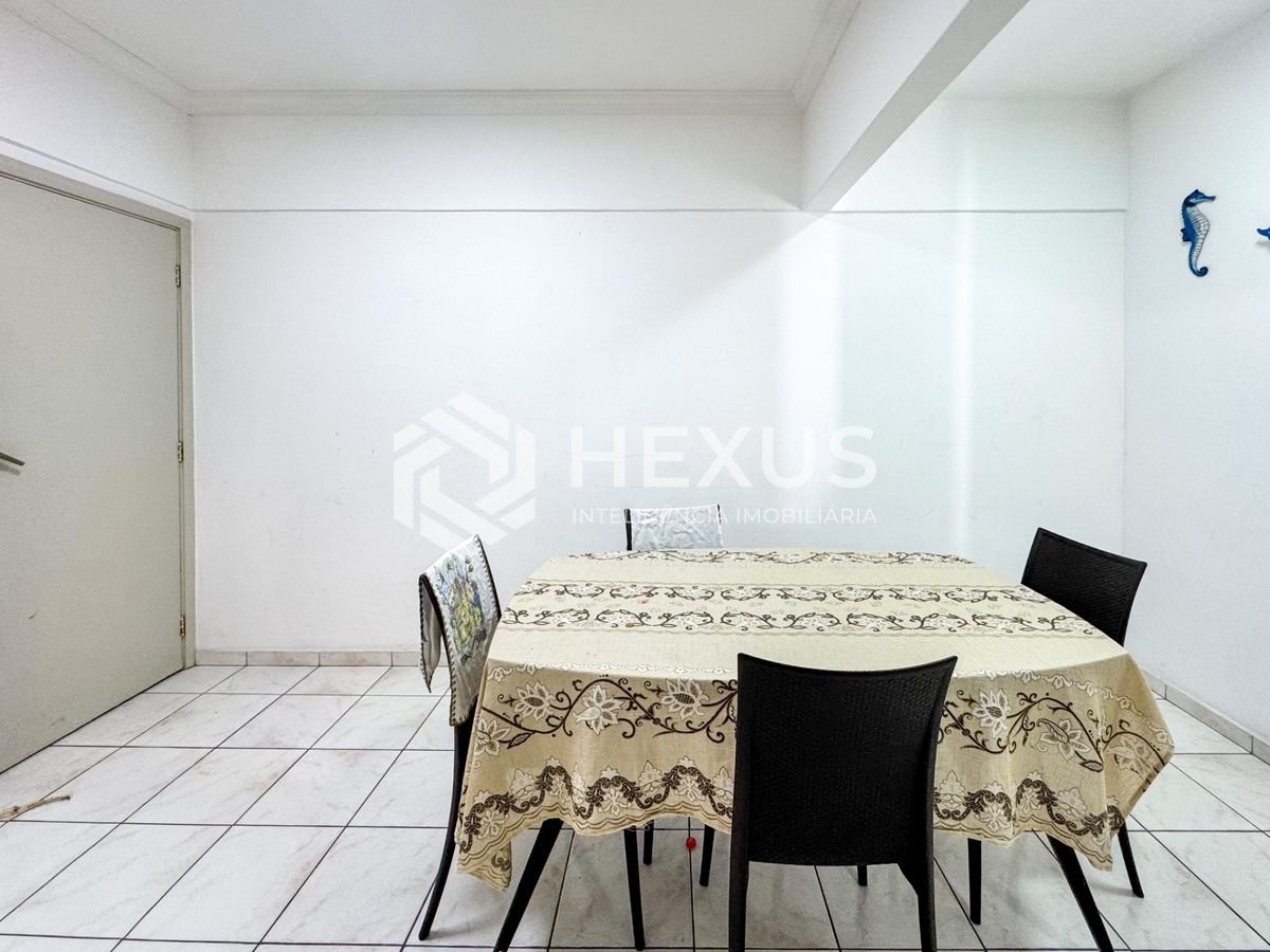 Foto 3 de Apartamento a 1 quadra da praia nas Pitangueiras, Guarujá