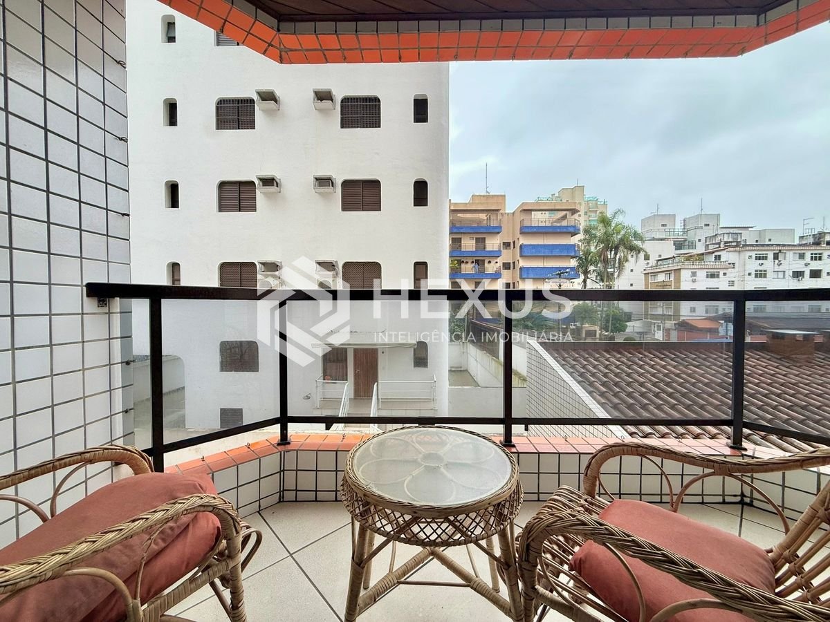 Foto 3 de Apartamento com varanda e lazer a 300m da praia na região do Tortugas na Enseada, Guarujá