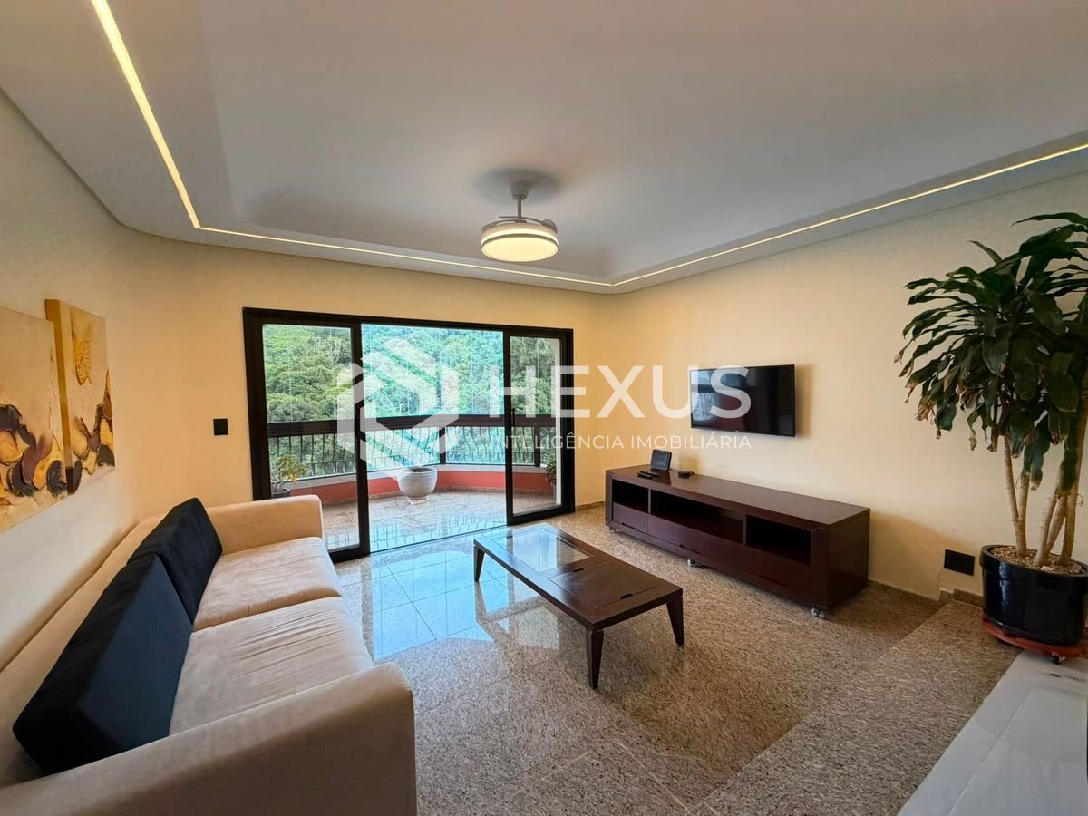 Foto 3 de Apartamento reformado com varanda e lazer a 400m da praia na região da Barra Funda nas Pitangueiras, Guarujá
