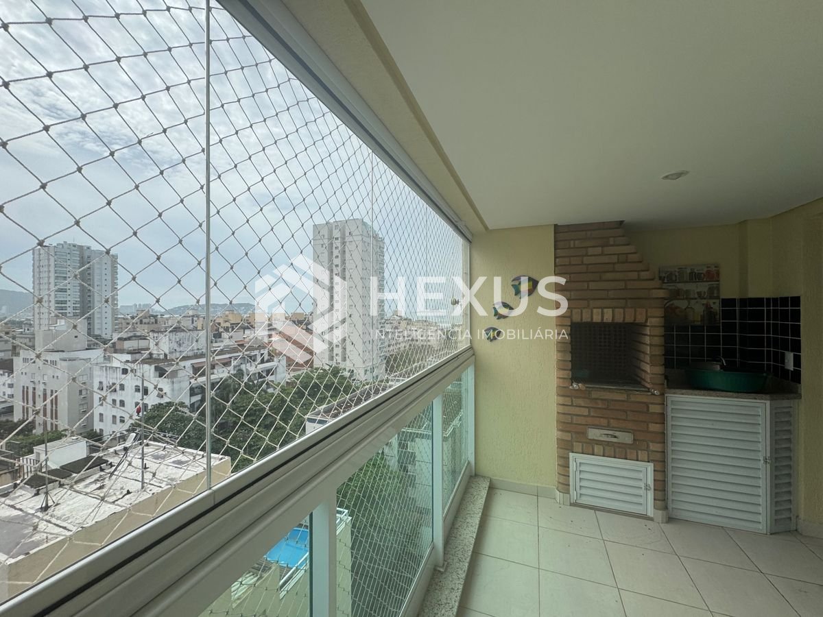 Apartamento reformado com varanda gourmet vista mar e lazer na Enseada, Guarujá