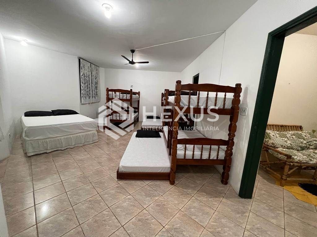 Foto 3 de Casa com piscina e área gourmet na Enseada, Guarujá