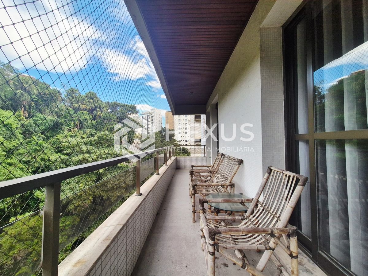 Foto 3 de Apartamento com varanda e lazer na região do Morro do Maluf nas Pitangueiras, Guarujá
