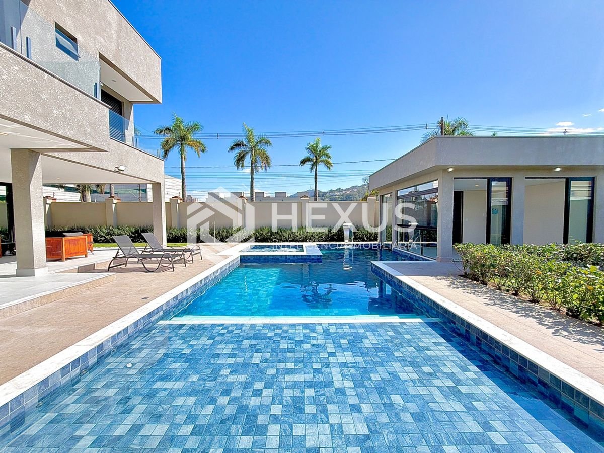 Foto 5 de Casa reformada e mobiliada com piscina sauna e área gourmet na Enseada, Guarujá