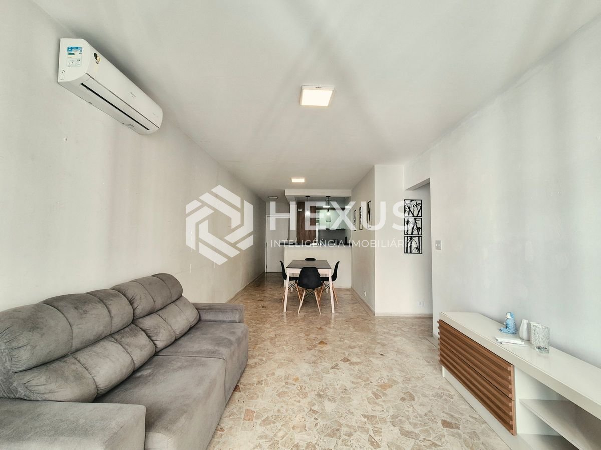 Foto 3 de Apartamento com varanda e lazer nas Pitangueiras, Guarujá