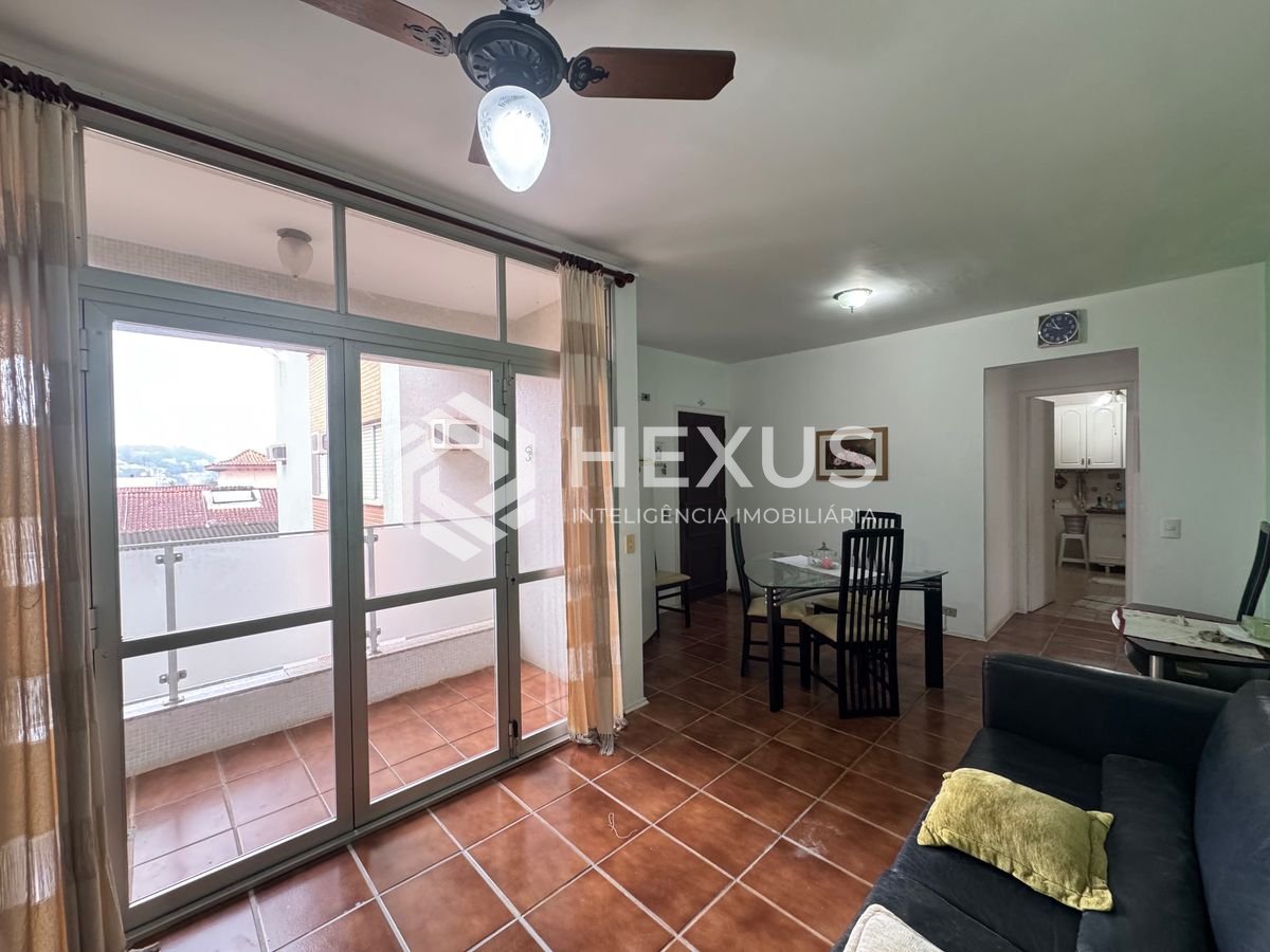 Foto 2 de Apartamento com varanda e lazer a 250m da praia na região do Tortugas na Enseada, Guarujá