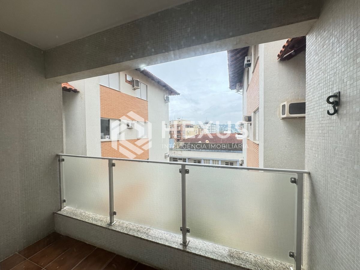 Foto 3 de Apartamento com varanda e lazer a 250m da praia na região do Tortugas na Enseada, Guarujá