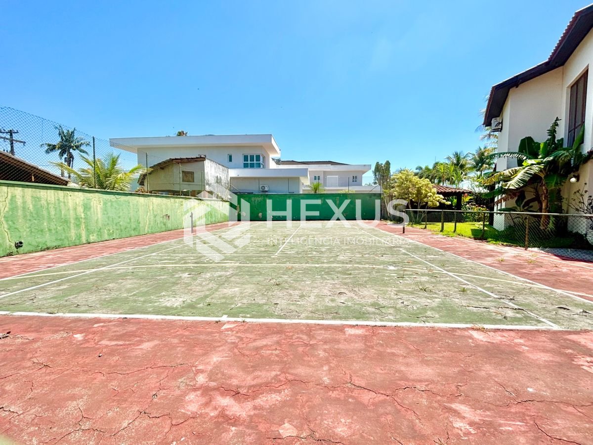 Foto 5 de Casa reformada com piscina e área gourmet no Jardim Acapulco, Guarujá