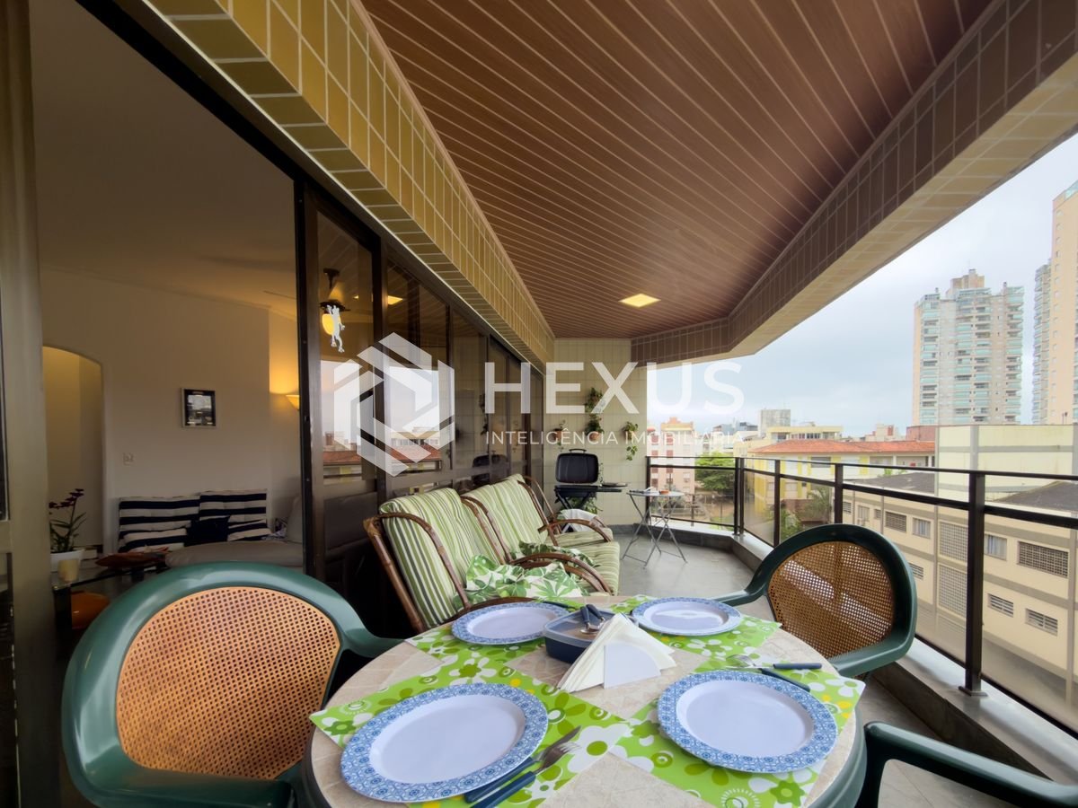 Foto 4 de Apartamento com varanda e lazer a 300m da praia na Enseada, Guarujá