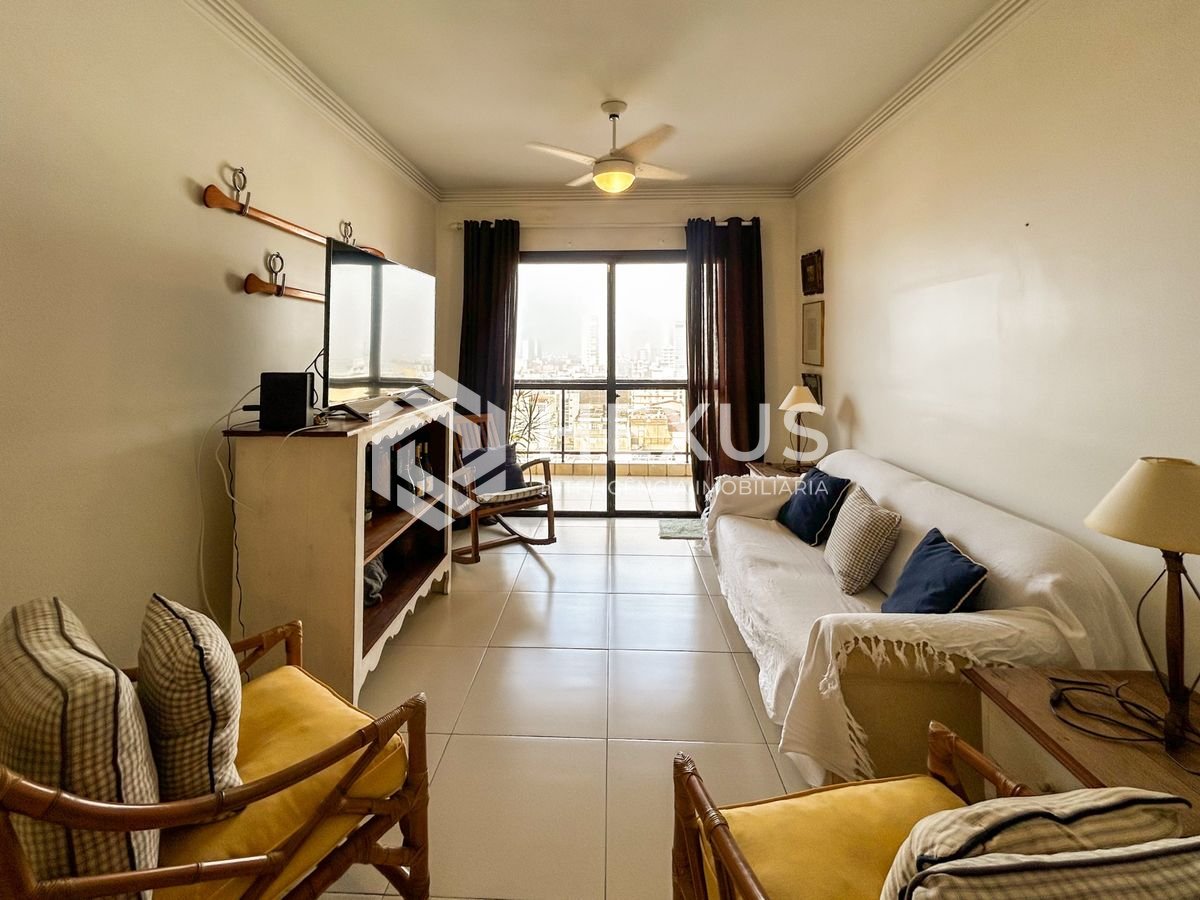 Foto 2 de Apartamento com varanda e lazer a 400m da praia na Enseada, Guarujá