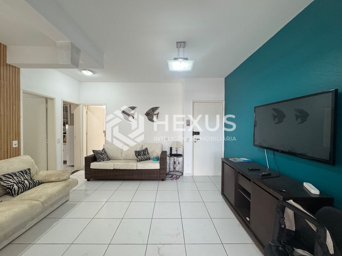 Foto 4 de Apartamento com varanda e lazer a 250m da praia na Enseada, Guarujá
