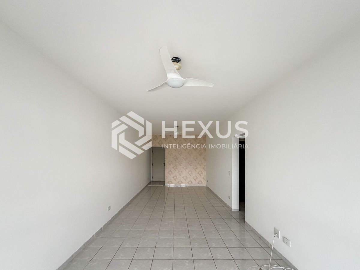 Foto 2 de Apartamento com varanda e lazer a 50m da praia na região do Centro nas Pitangueiras, Guarujá
